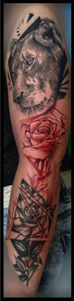 Tattoo Halle Lupus Umbra Löwe, Rose